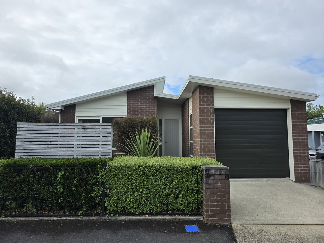 18 Sinclair Street, Ebdentown, Upper Hutt - Carousel 1