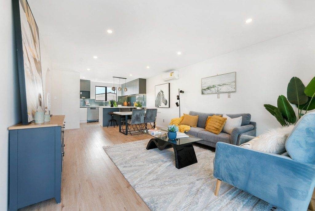 6/18 Sylvan Crescent, Te Atatu South, Auckland - Carousel 1