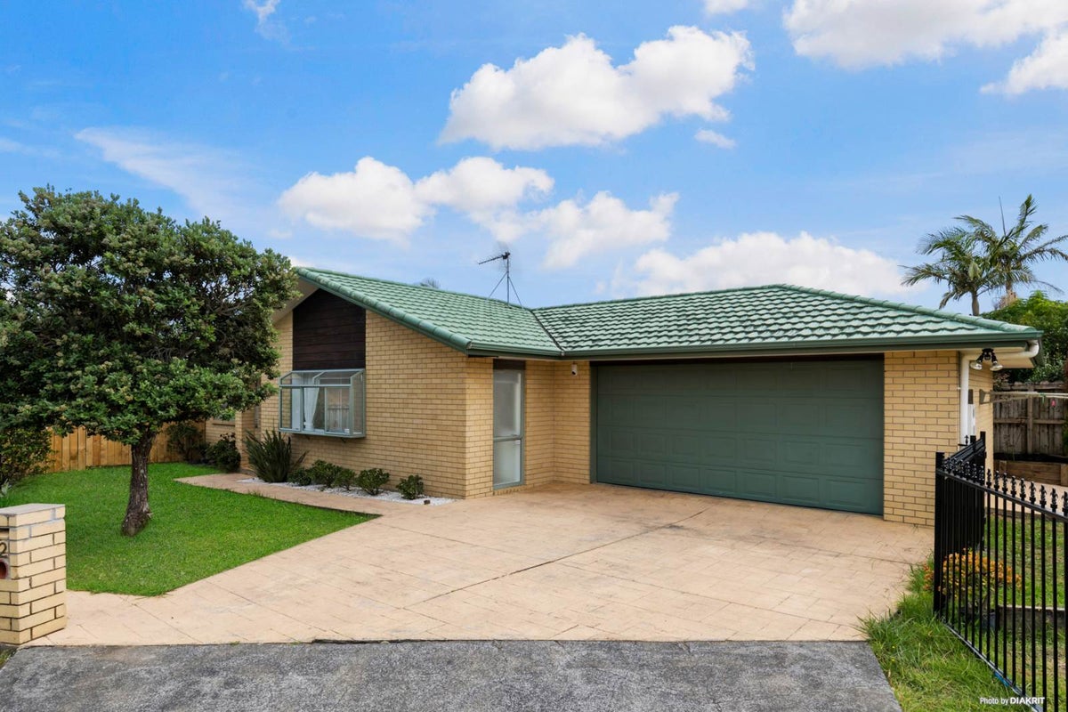 12 Courtvale Place, Flat Bush, Auckland - Carousel 2