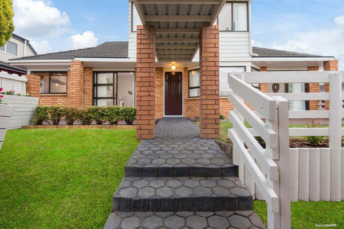 3/10 Bolton Street, Blockhouse Bay, Auckland - Carousel 1
