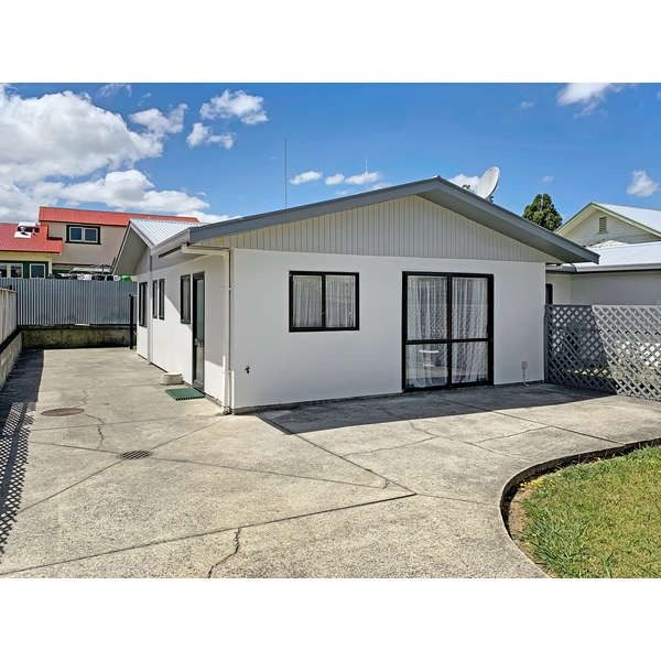 53 Shamrock Street, Takaro, Palmerston North - Carousel 1