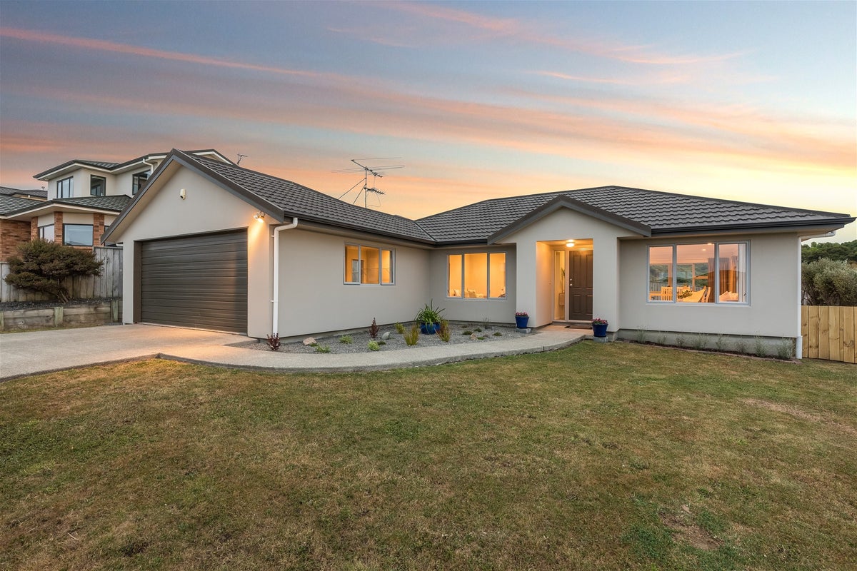25 Milford Street, Aotea, Porirua - Carousel 1