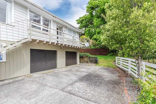 57 Larsen Crescent, Tawa, Wellington - Carousel 1