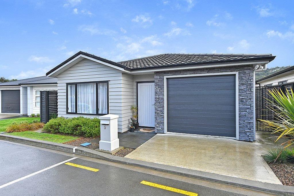 5 Jessie Donald Way, Avalon, Lower Hutt - Carousel 1