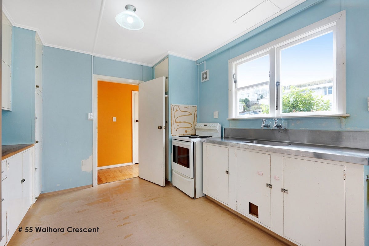 55 Waihora Crescent, Waitangirua, Porirua - Carousel 2