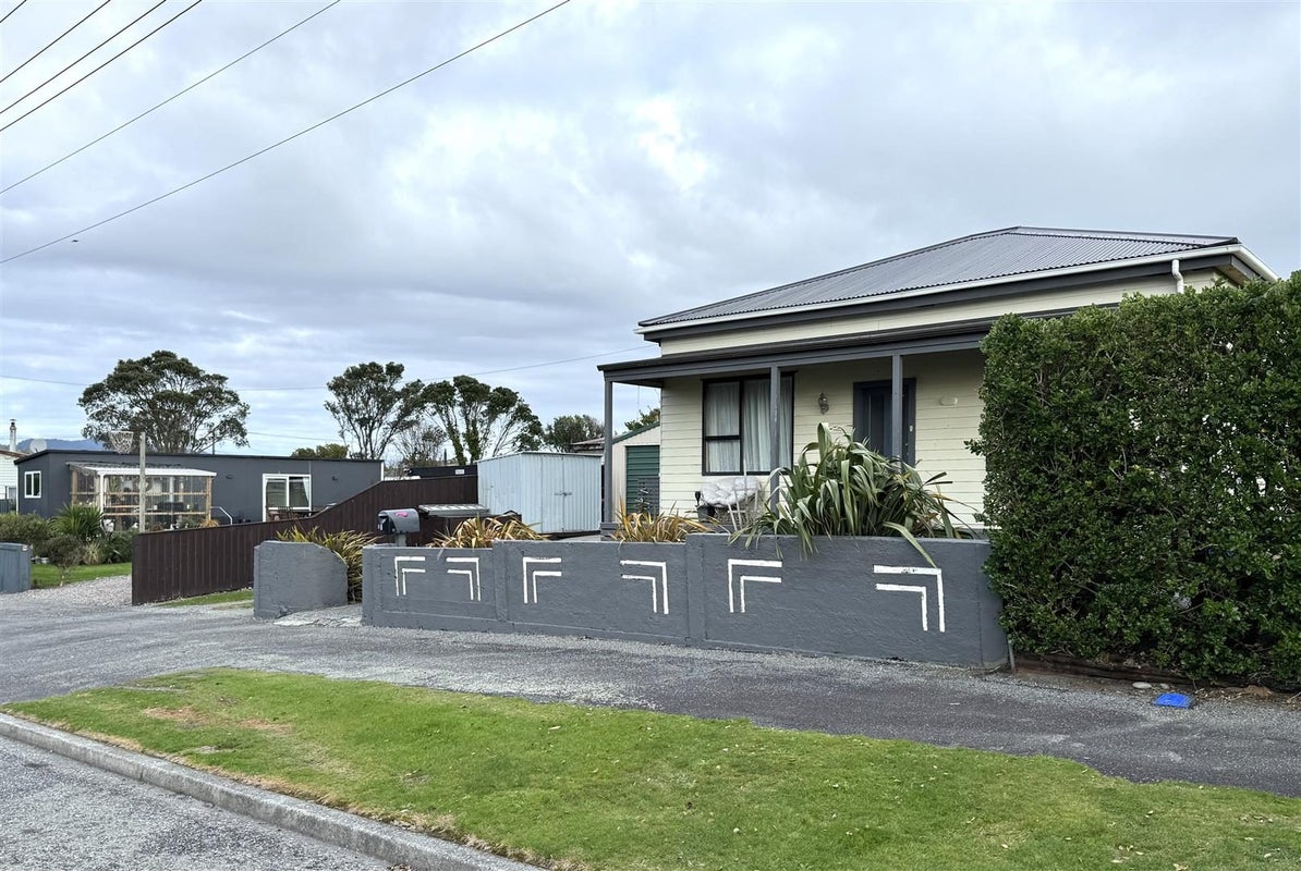 2 Coakley Street, Blaketown, Greymouth - Carousel 1