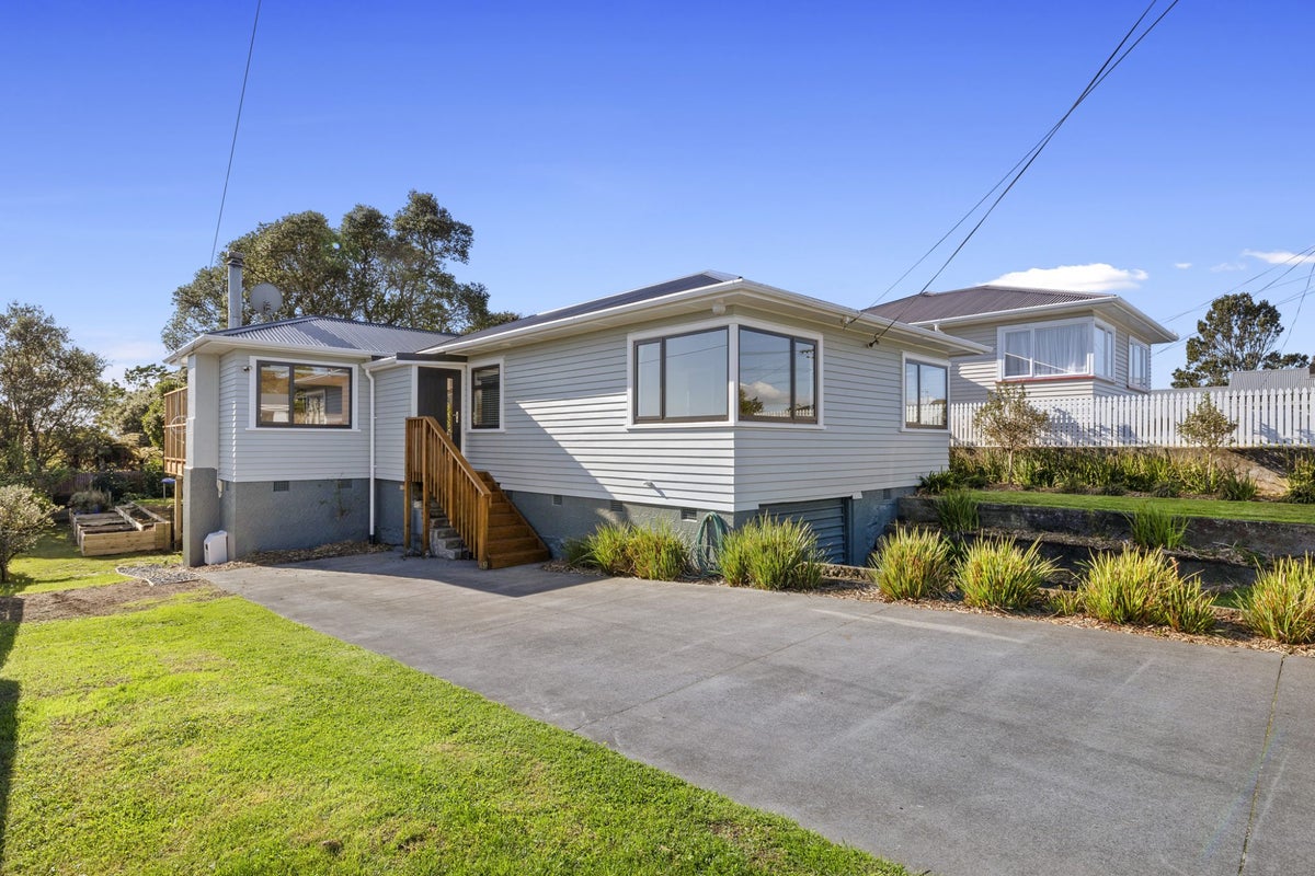 13 Clyde Street, Ferndale, New Plymouth - Carousel 21