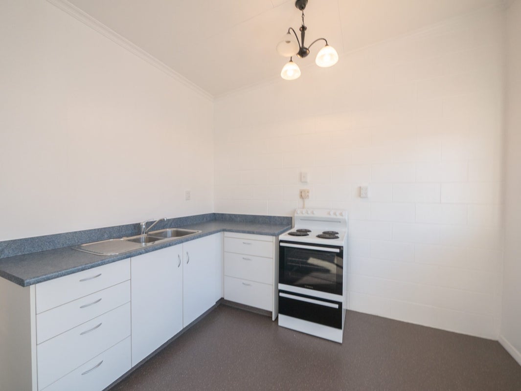 28C Hargest Crescent, Saint Kilda, Dunedin - Carousel 2