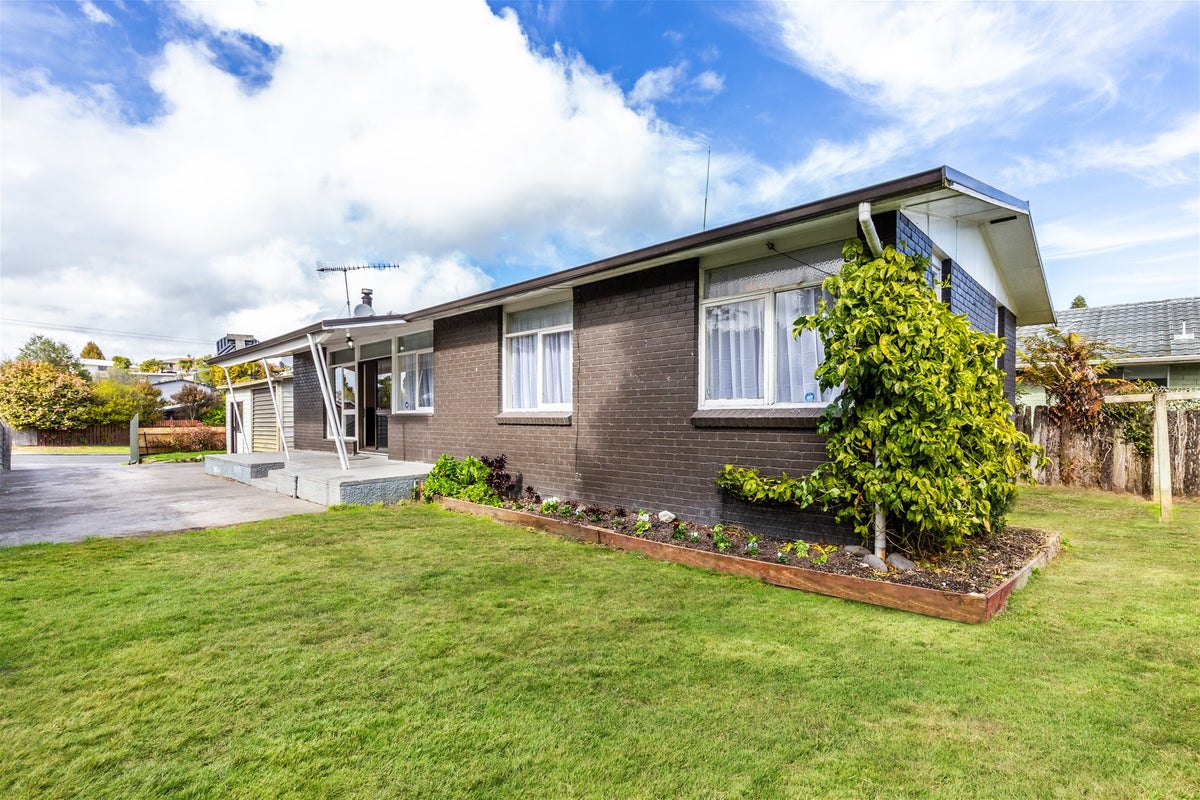 6 Cumberland Street, Tauhara, Taupo - Carousel 1
