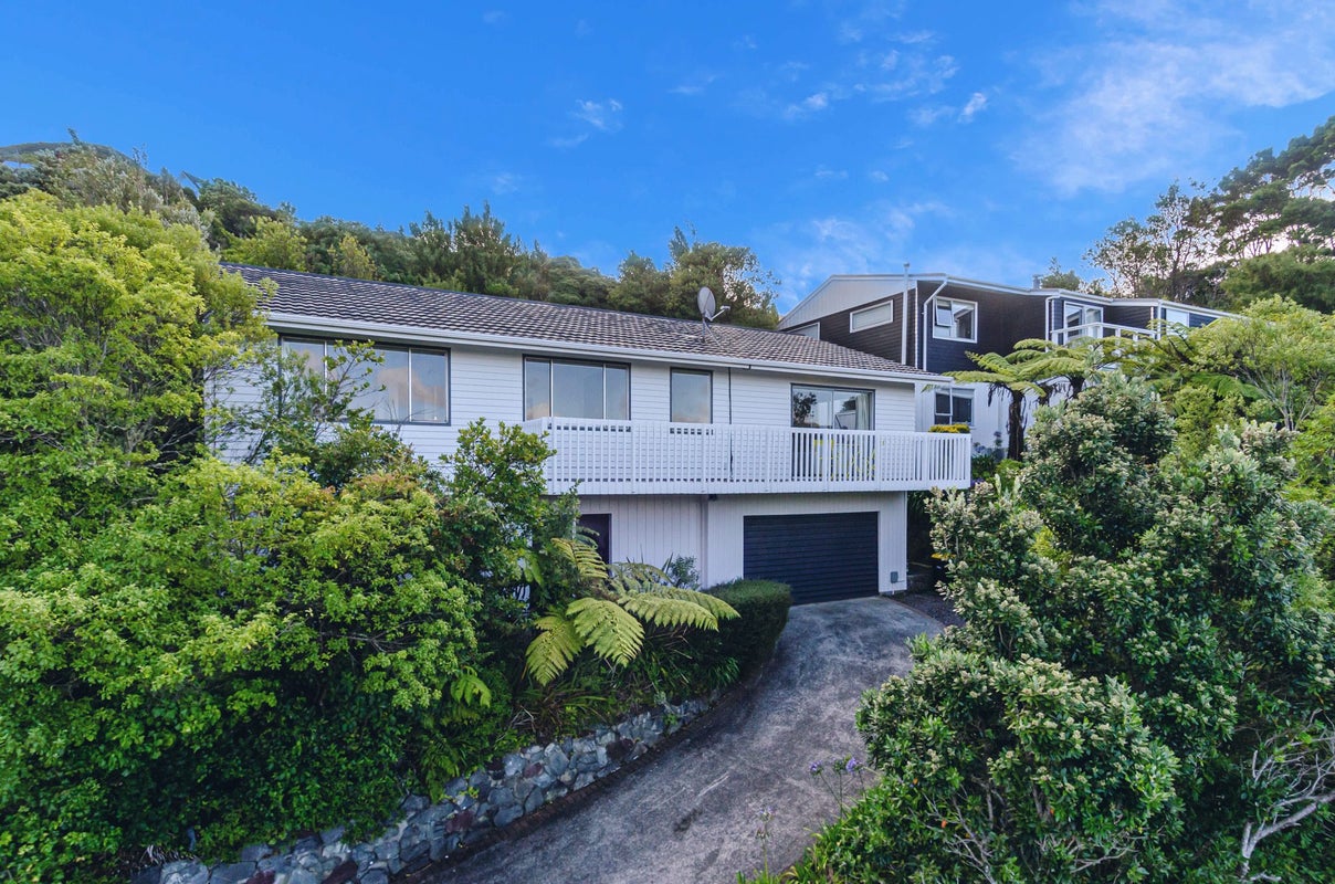 70 Allington Road, Karori, Wellington - Carousel 1