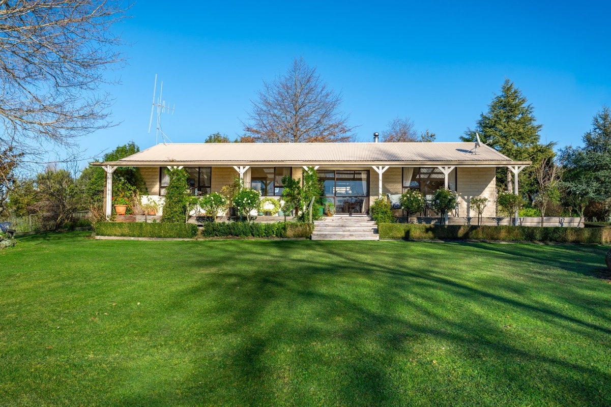 17 Sherratt Road, Geraldine Downs, Geraldine - Carousel 1