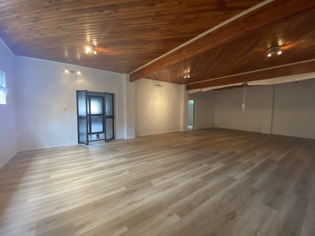 5 Mahoe Glade, Patumahoe, Pukekohe - Carousel 2