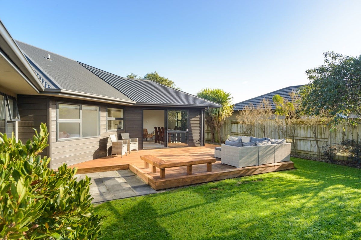 28 Pegasus Place, Kelvin Grove, Palmerston North - Carousel 28