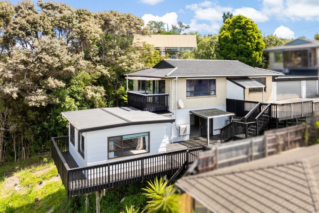 2/39 Sunset Road, Totara Vale, Auckland - Carousel 2