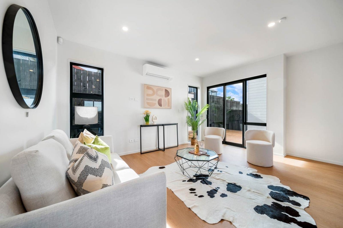 3 Richard Road, Mangere, Auckland - Carousel 2