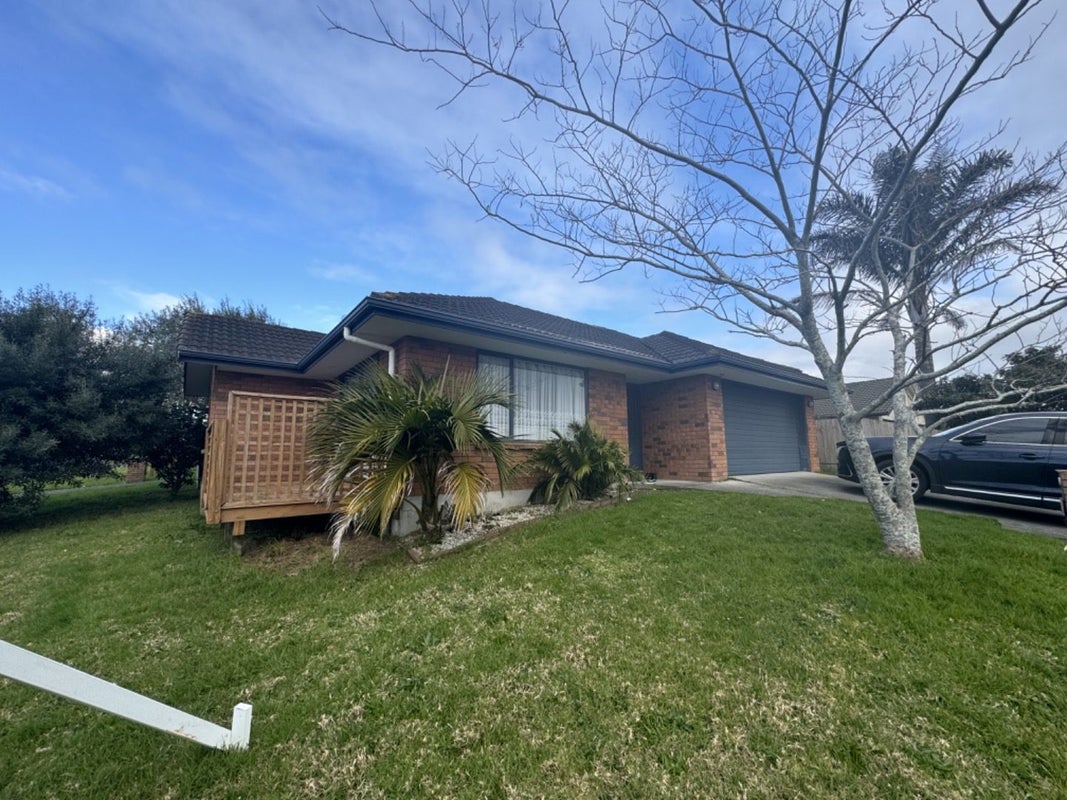 1 Tir Conaill Avenue, Flat Bush, Auckland - Carousel 1