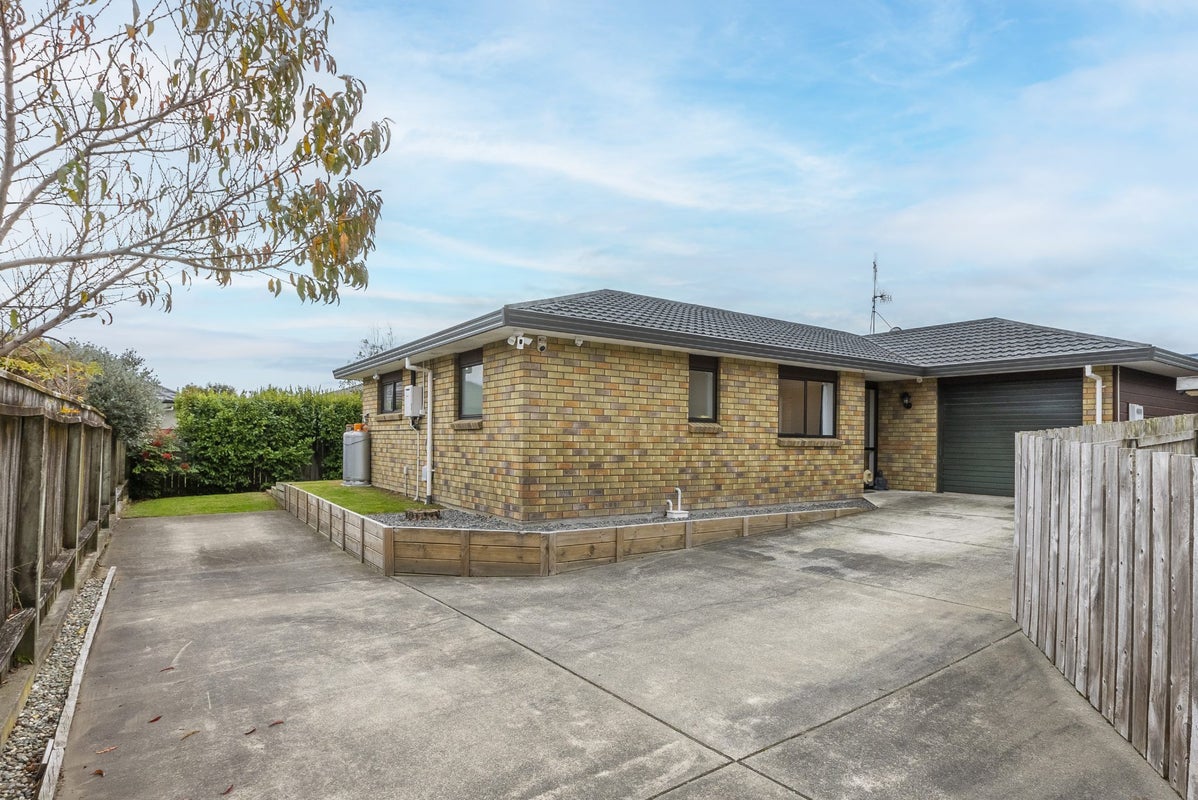 75A Cedar Drive, Paraparaumu Beach, Paraparaumu - Carousel 1