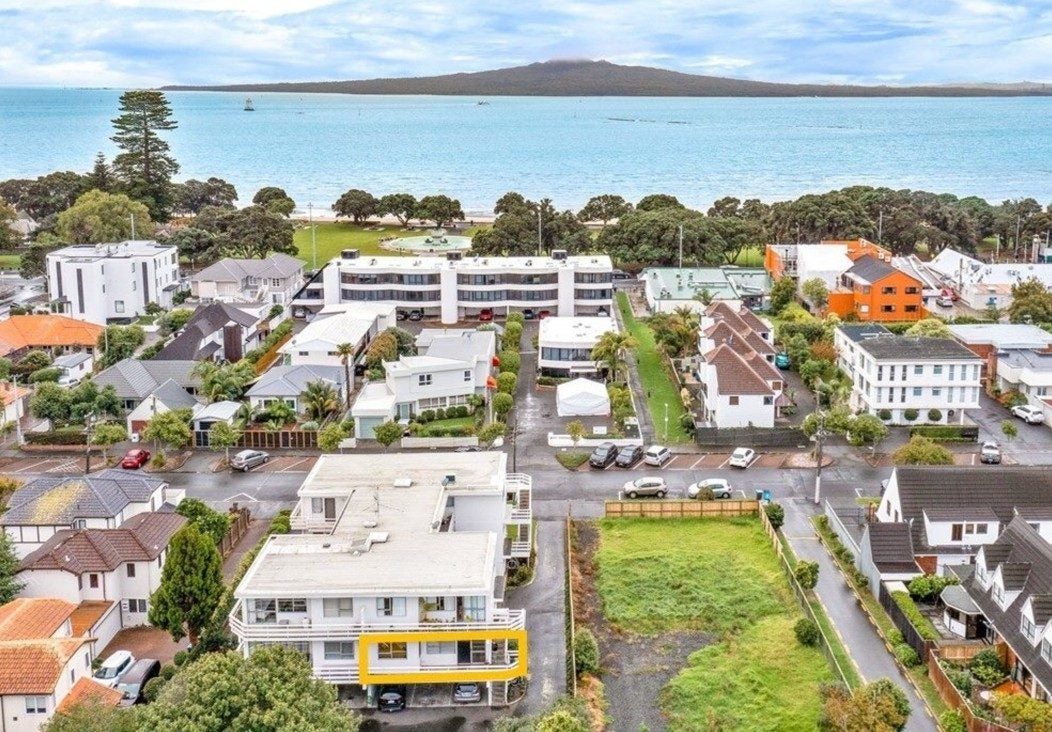 4/9 Marau Crescent, Mission Bay, Auckland - Carousel 2