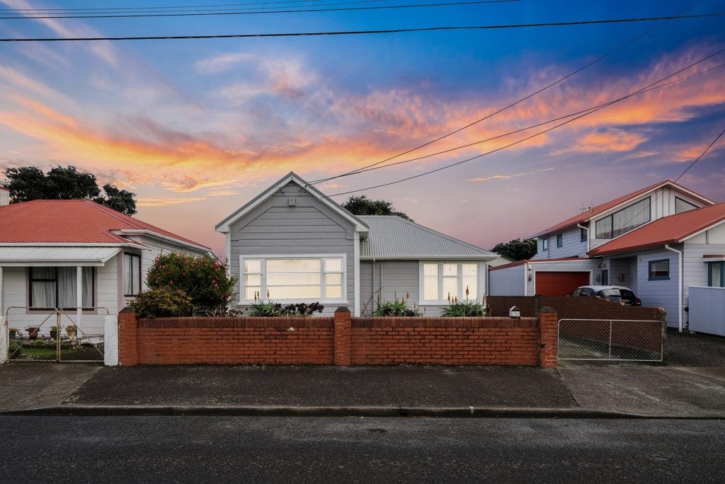 9 Oriental Street, Petone, Lower Hutt - Carousel 1