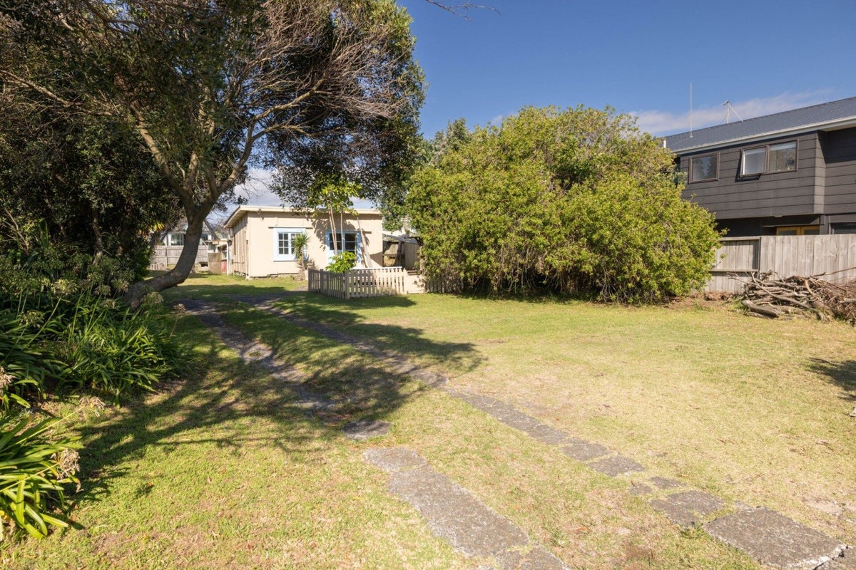 808 Papamoa Beach Road, Papamoa Beach, Papamoa - Carousel 2