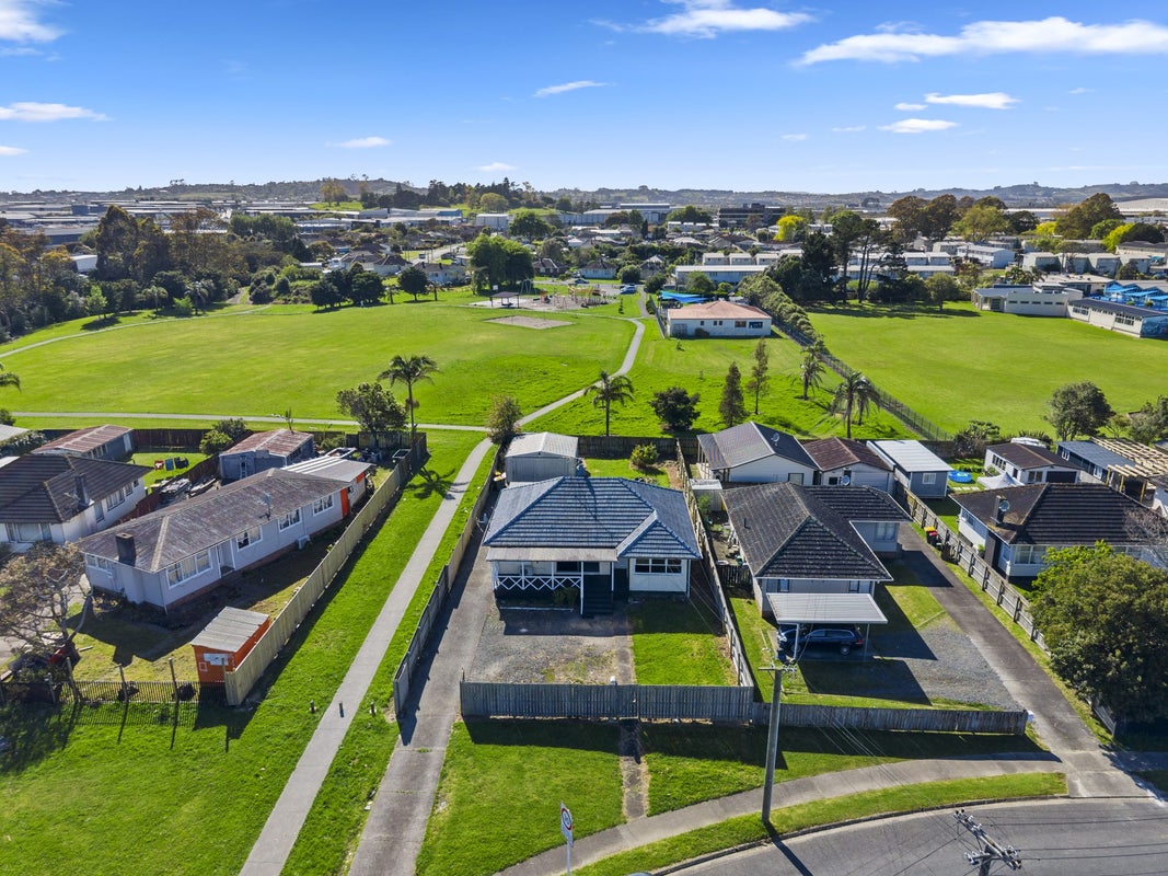 25 Tyrone Street, Otara, Auckland - Carousel 1