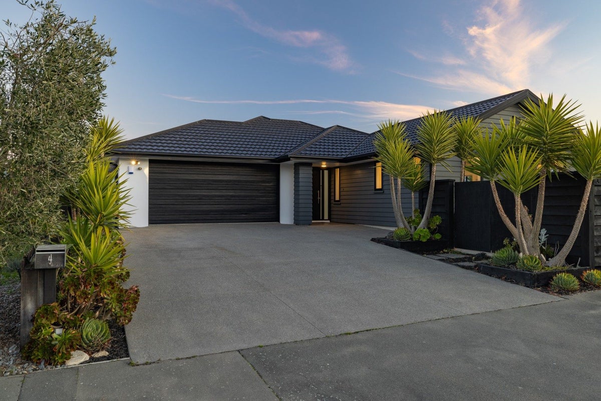 4 Sandpiper Place, Waimairi Beach, Christchurch - Carousel 1
