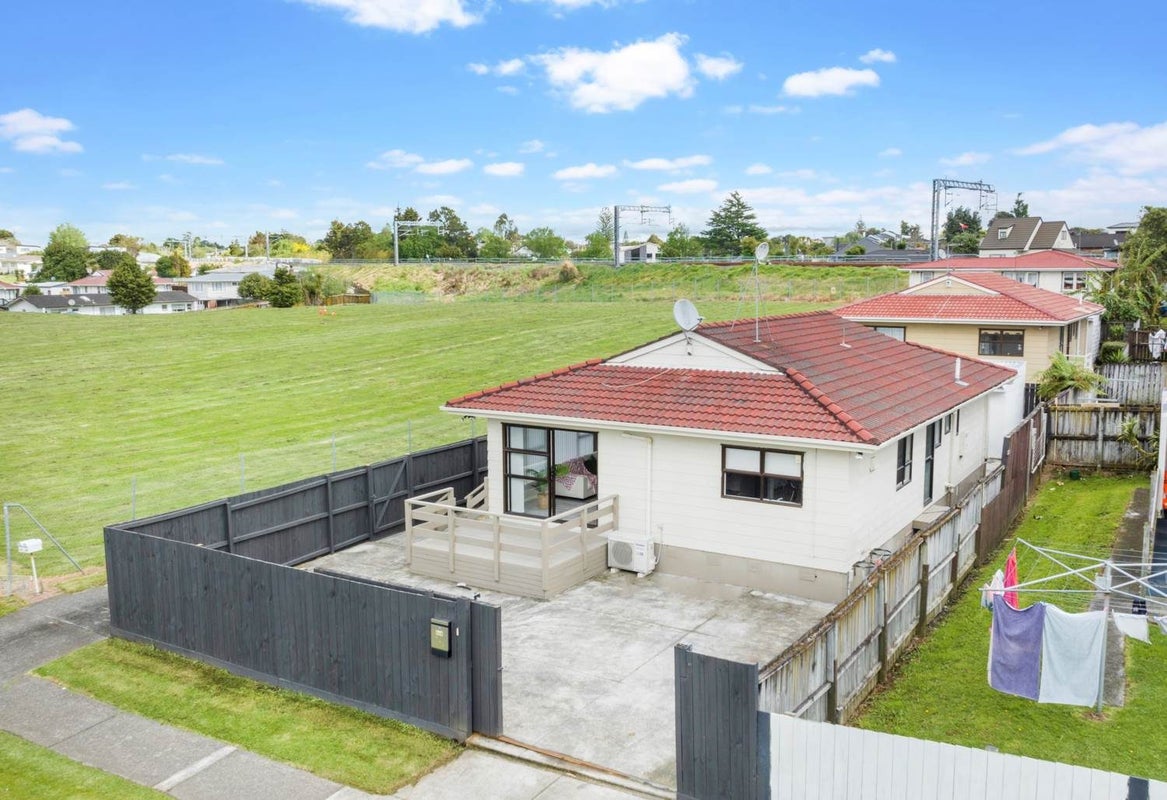 1/40 Swaffield Road, Papatoetoe, Auckland - Carousel 1