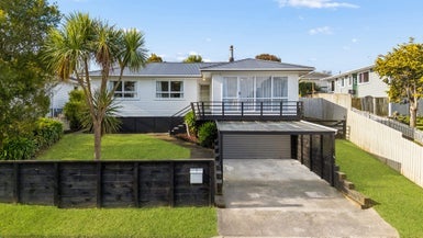 7 Ranger Place, Wattle Downs, Auckland - Carousel 1