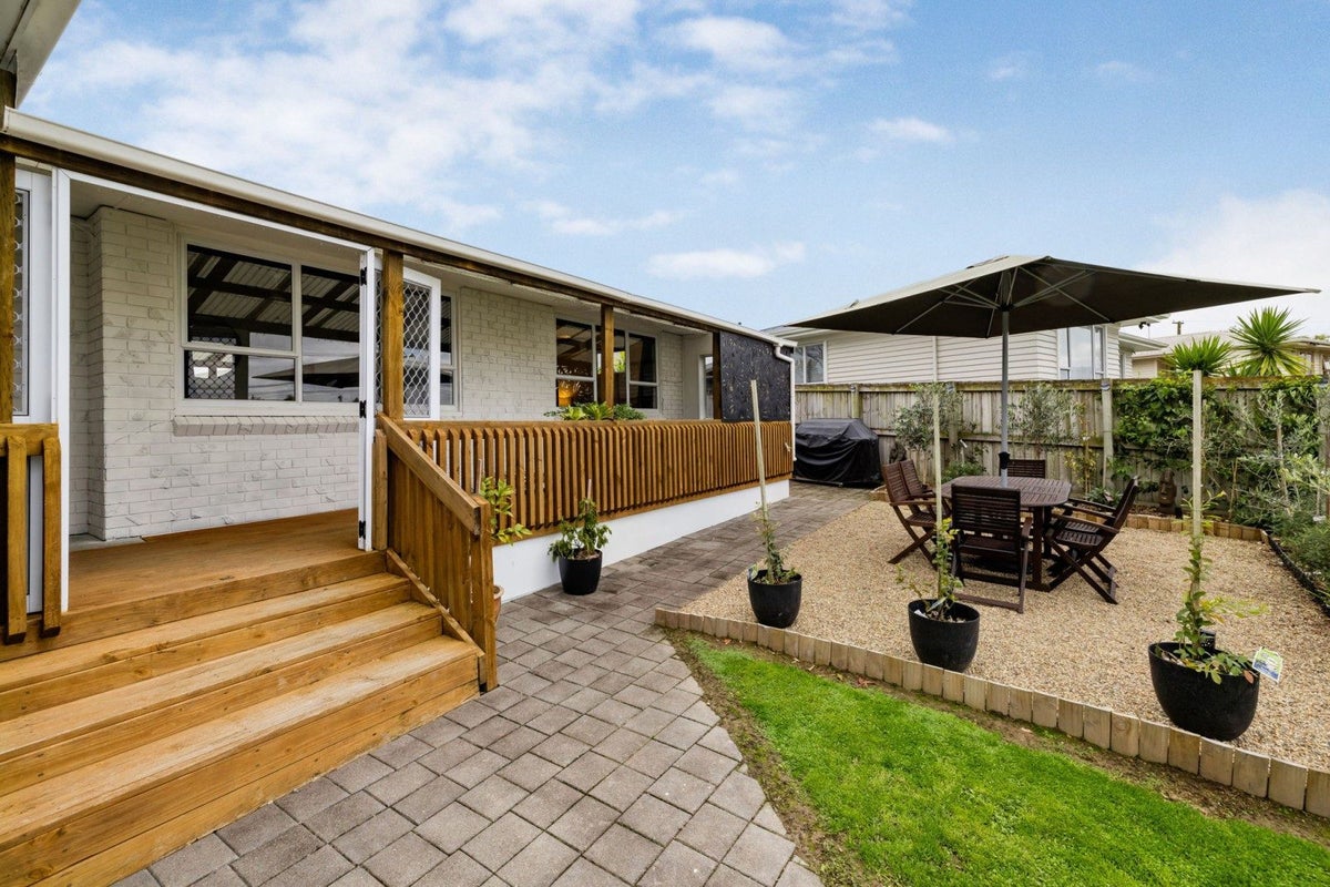 33 Urlich Avenue, Melville, Hamilton - Carousel 2