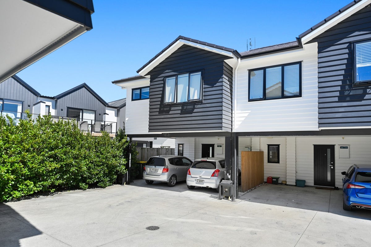 4/76 Carrington Avenue, Silverdale, Hamilton - Carousel 20