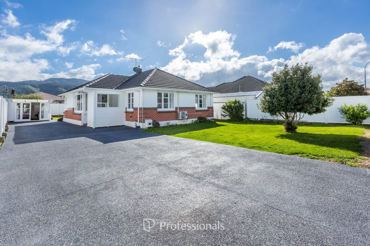 267 Fergusson Drive, Heretaunga, Upper Hutt - Carousel 1