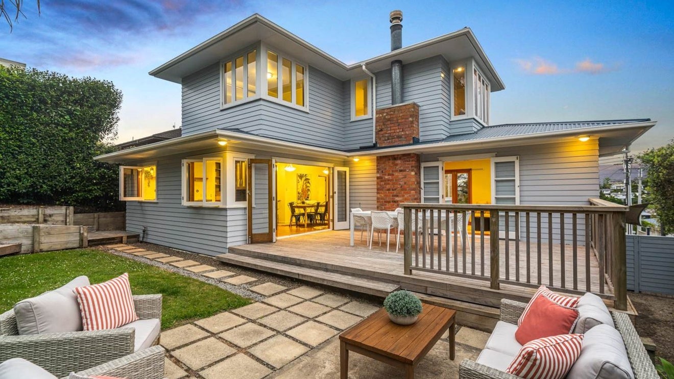 76 Selwyn Crescent, Forrest Hill, Auckland - Carousel 1