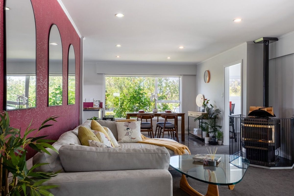5 Silverwood Place, Hornby, Christchurch - Carousel 1