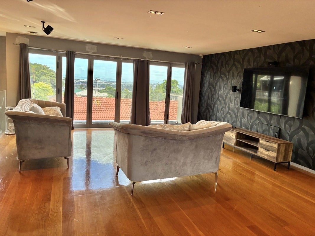 4 The Enclave, Totara Heights, Auckland - Carousel 1