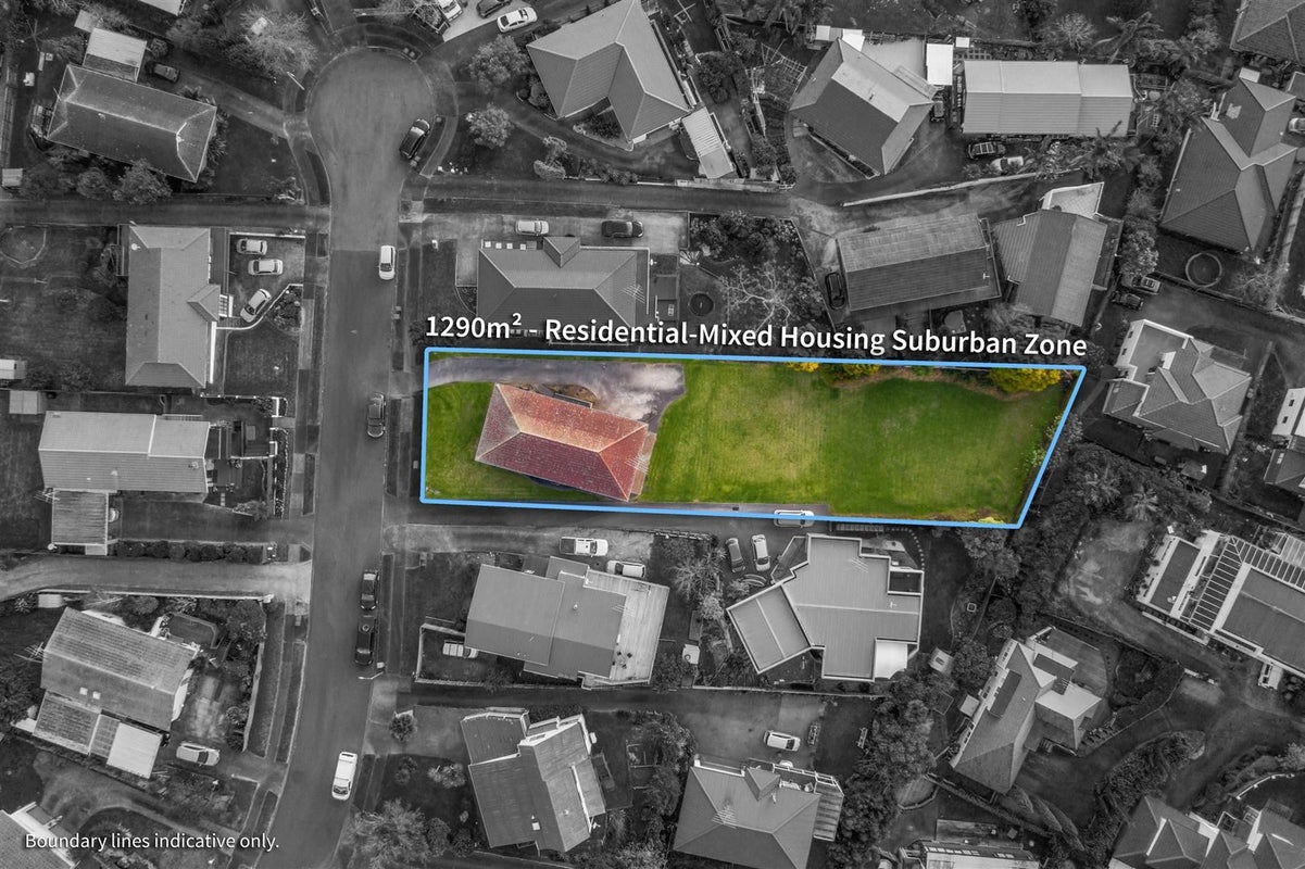 17A Gwenand Place, Botany Downs, Auckland - Carousel 2