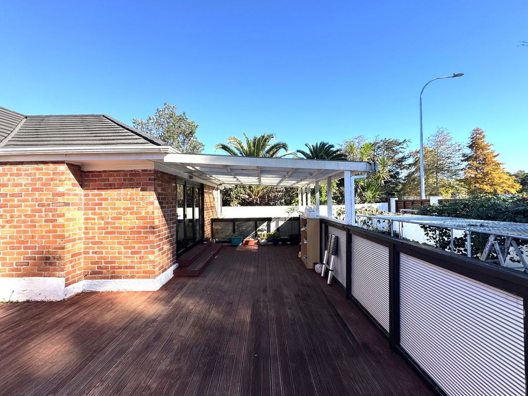 20 Godley Road, Green Bay, Auckland - Carousel 22
