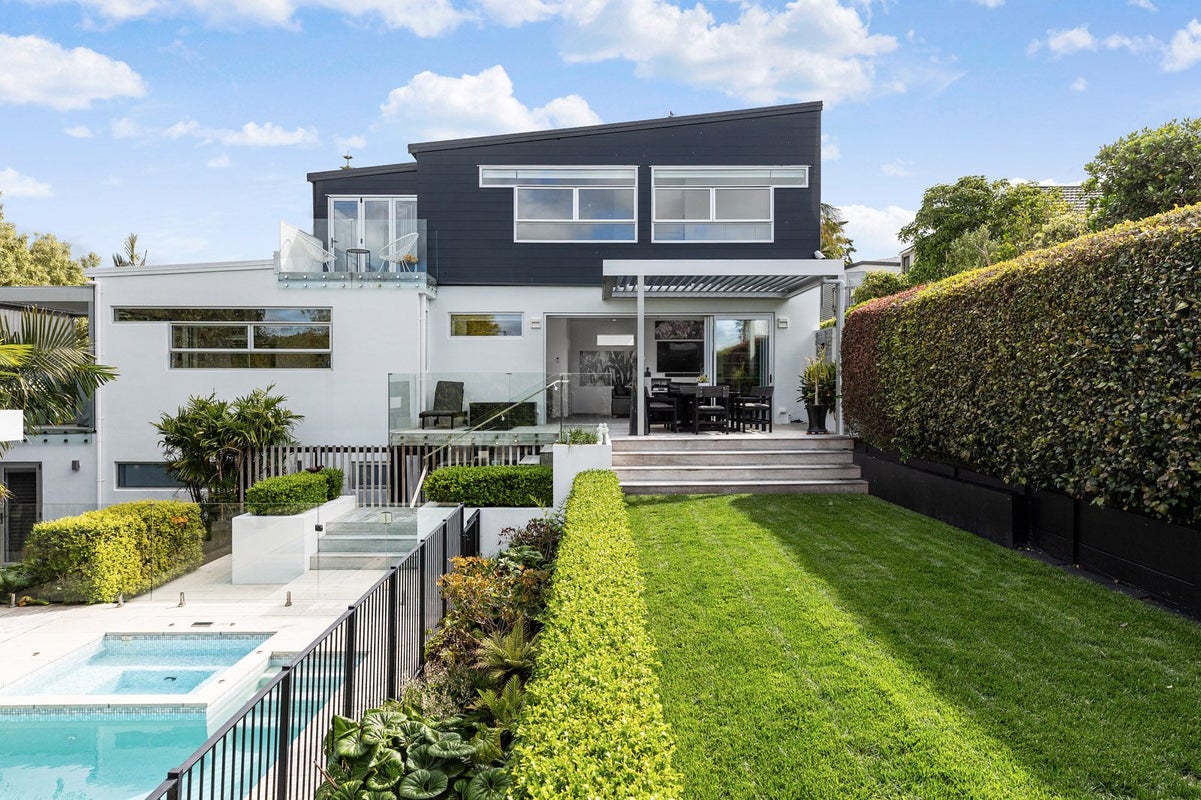 112 Moa Road, Point Chevalier, Auckland - Carousel 1