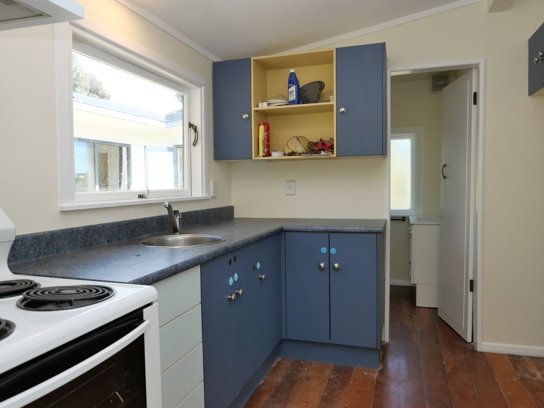 21 Tiromoana Road, Raumati South, Paraparaumu - Carousel 2