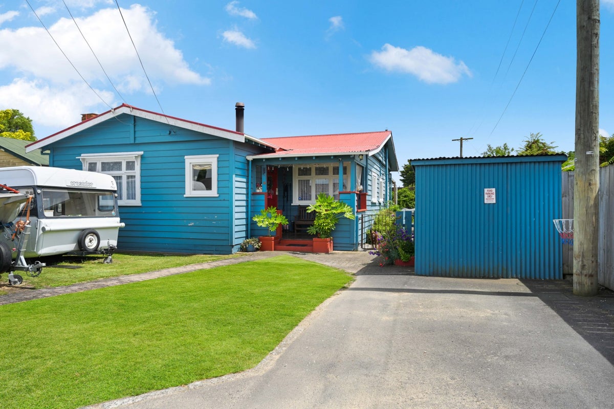 132 Massey Street, Frankton, Hamilton - Carousel 1