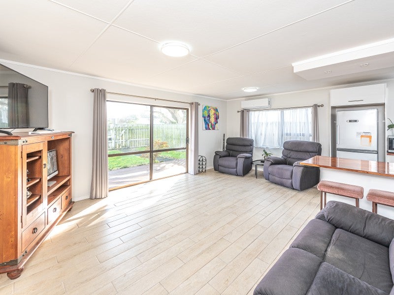 18A Mosston Road, Castlecliff, Whanganui - Carousel 1