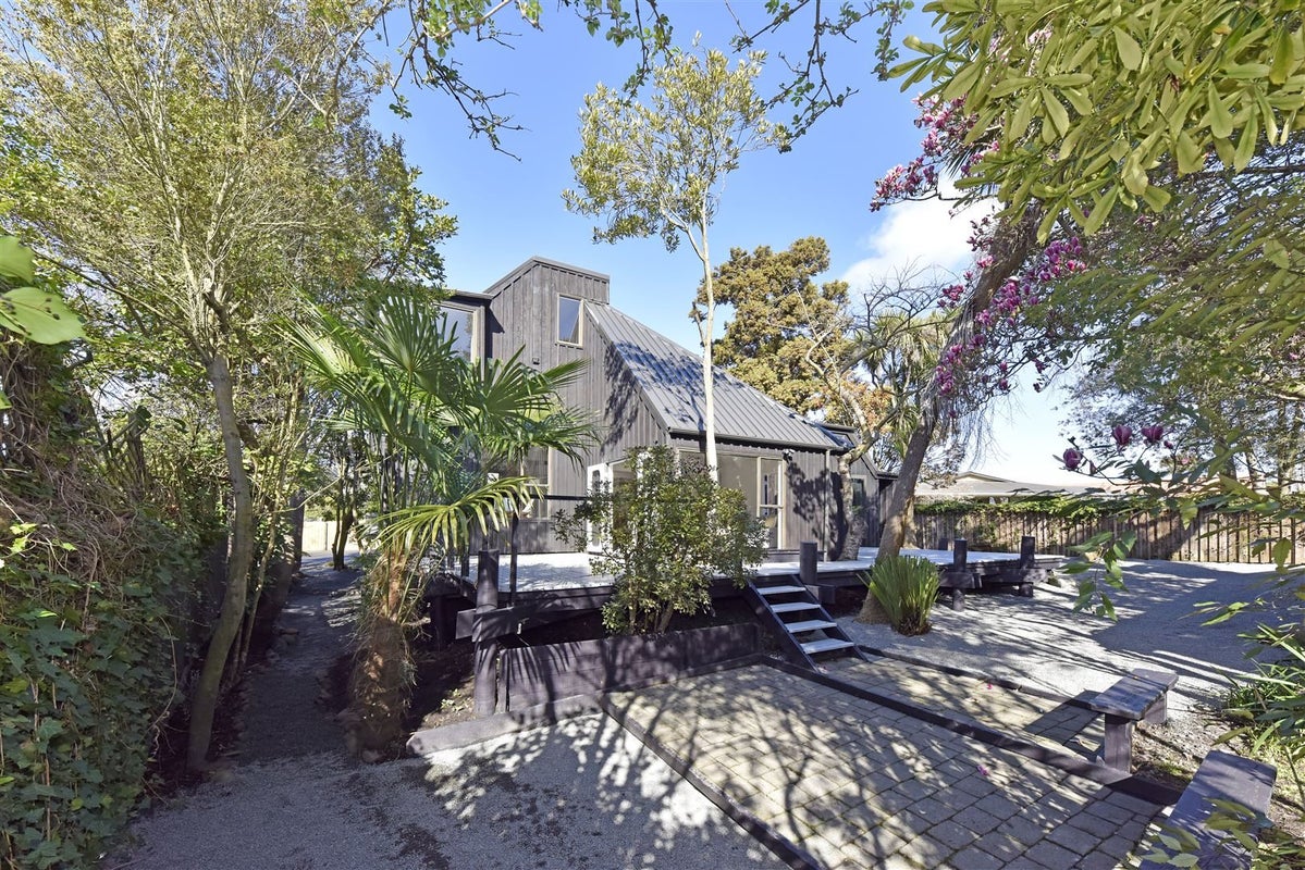 210 Riverlaw Terrace, Saint Martins, Christchurch - Carousel 2