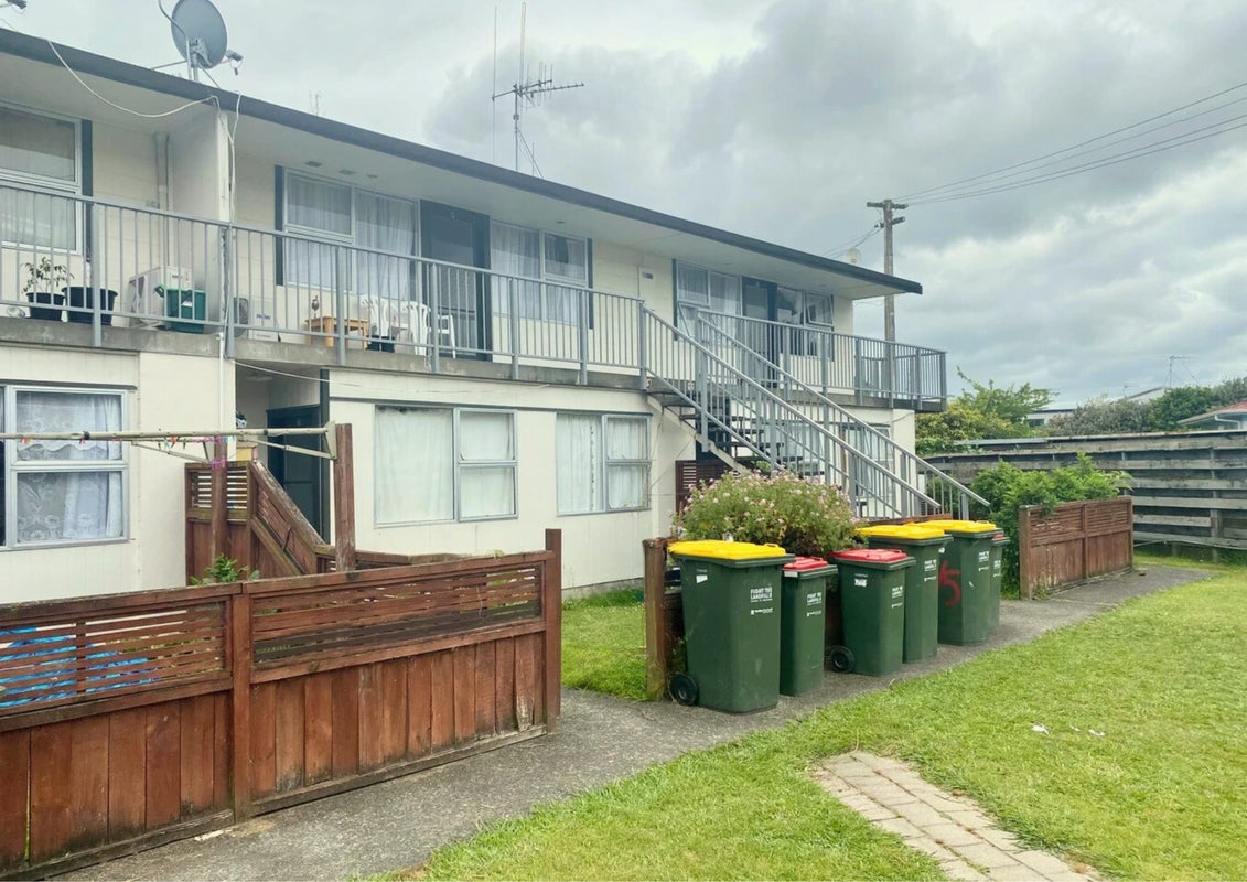 4/5 Tralee Place, Hillcrest, Hamilton - Carousel 1
