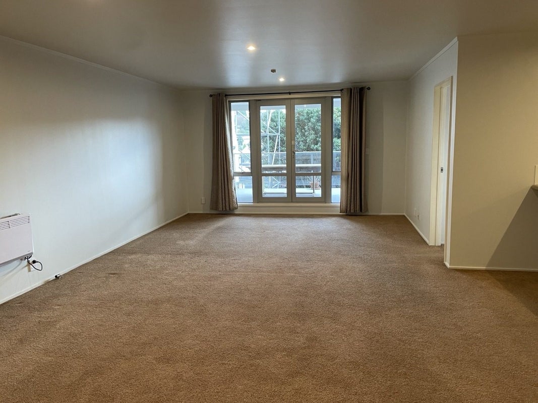 6/6 Brown Street, Mount Cook, Wellington - Carousel 2