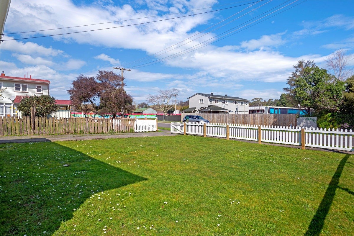 3 Glasgow Crescent, Kaiti, Gisborne - Carousel 19