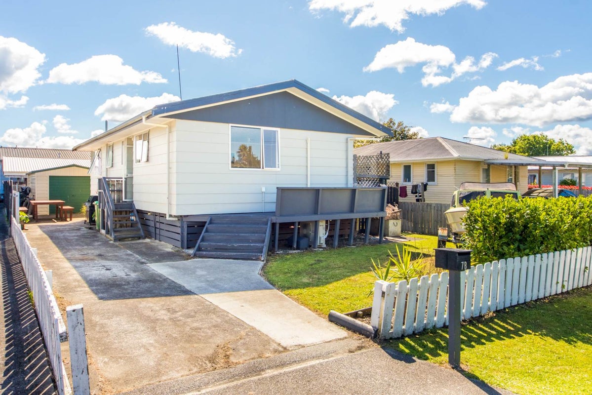 7B Te Moau Avenue, Parakai, Helensville - Carousel 1