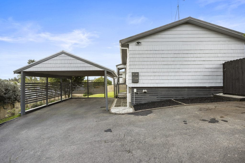 9 Judena Place, Pukete, Hamilton - Carousel 23