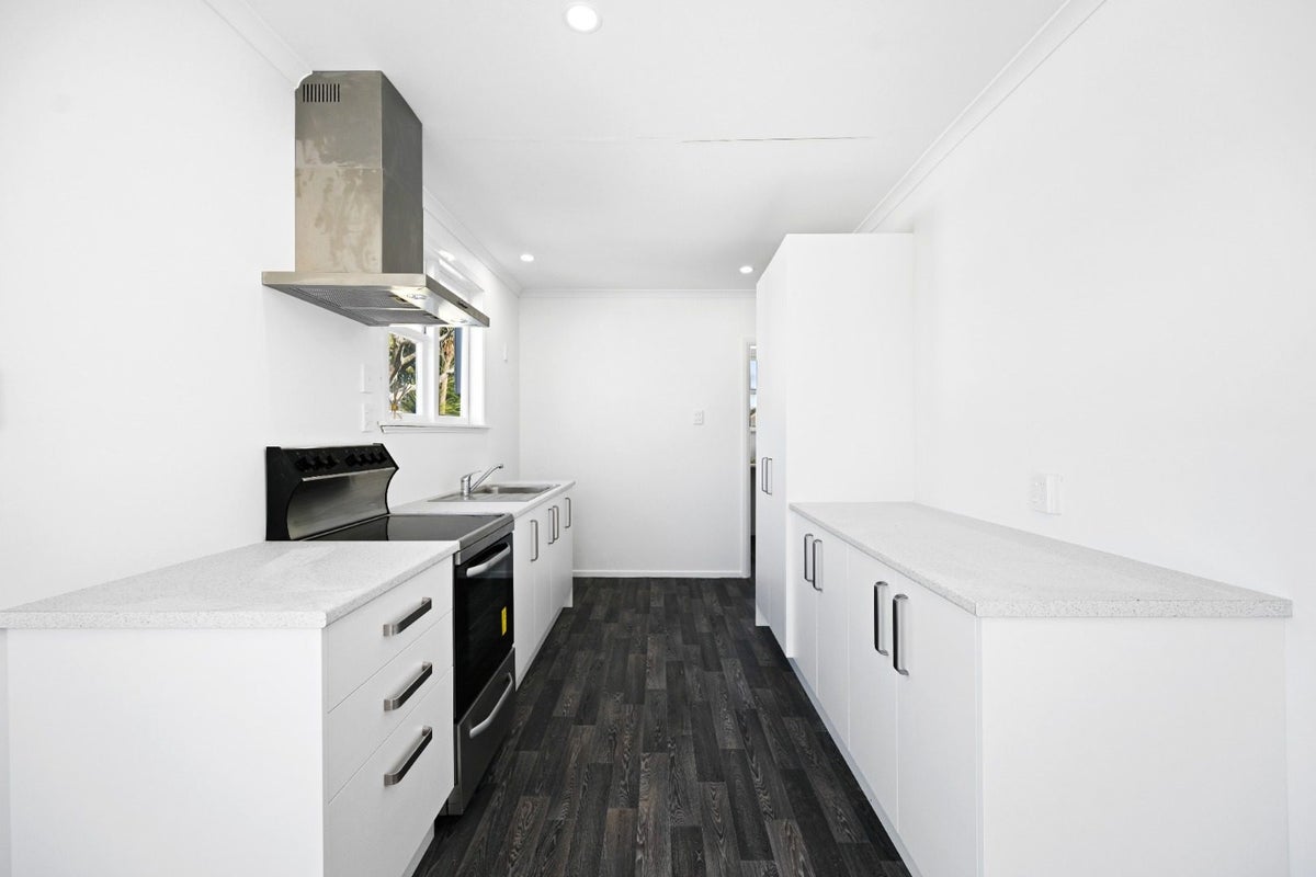 8 Kenney Crescent, Fairfield, Hamilton - Carousel 2