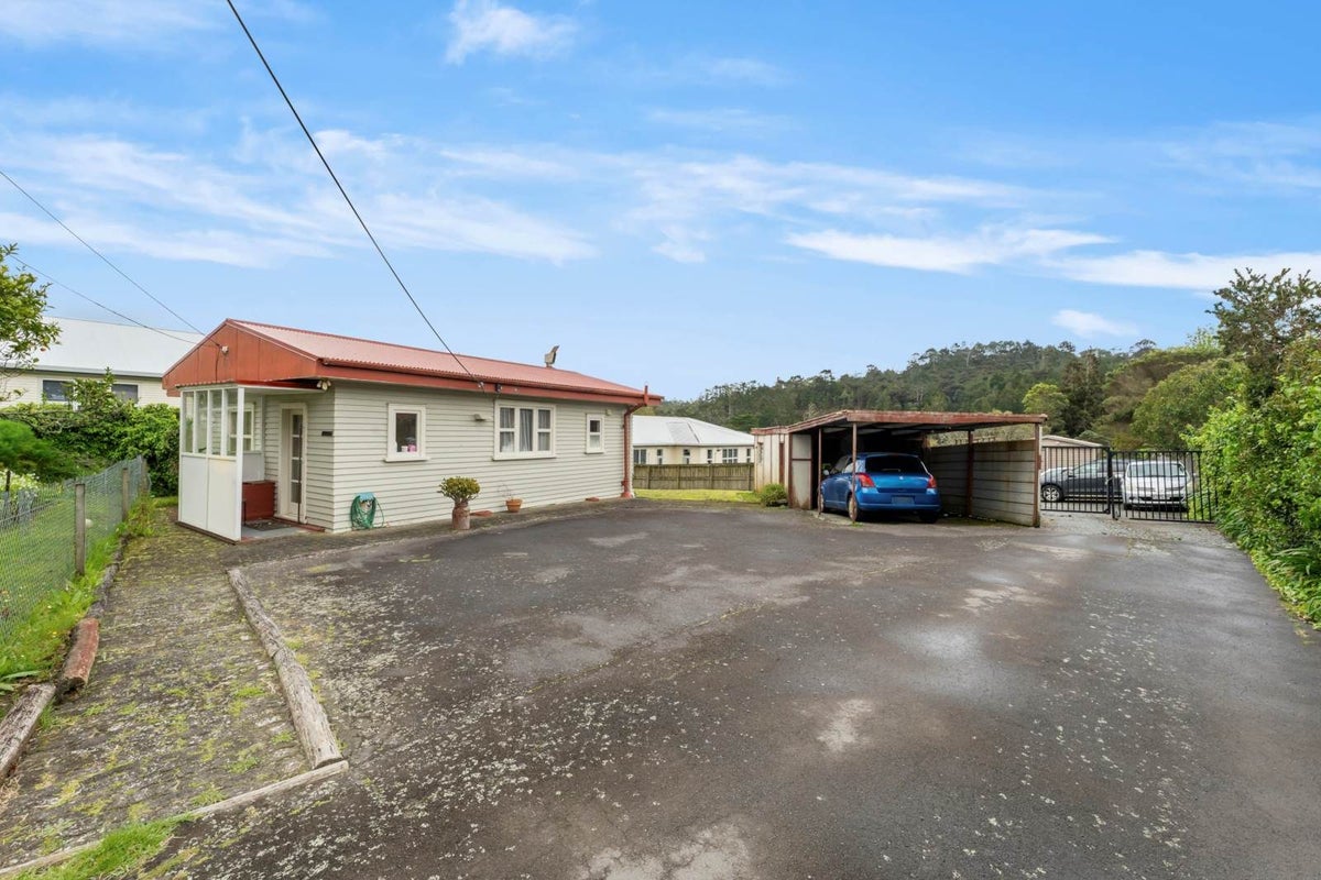 697A Swanson Road, Swanson, Auckland - Carousel 1
