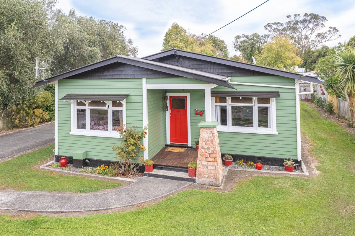 21 Stewart Street, Aramoho, Whanganui - Carousel 1