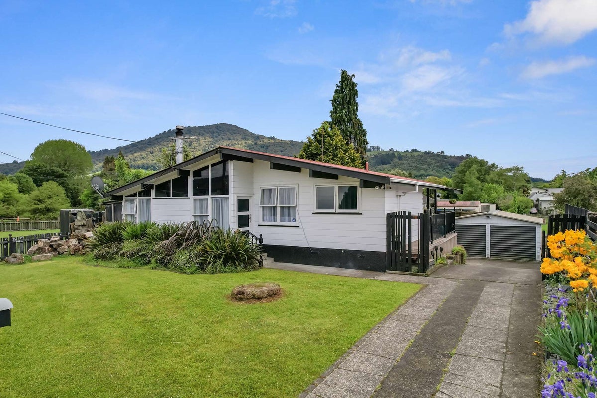 4 Deborah Place, Mangakakahi, Rotorua - Carousel 2